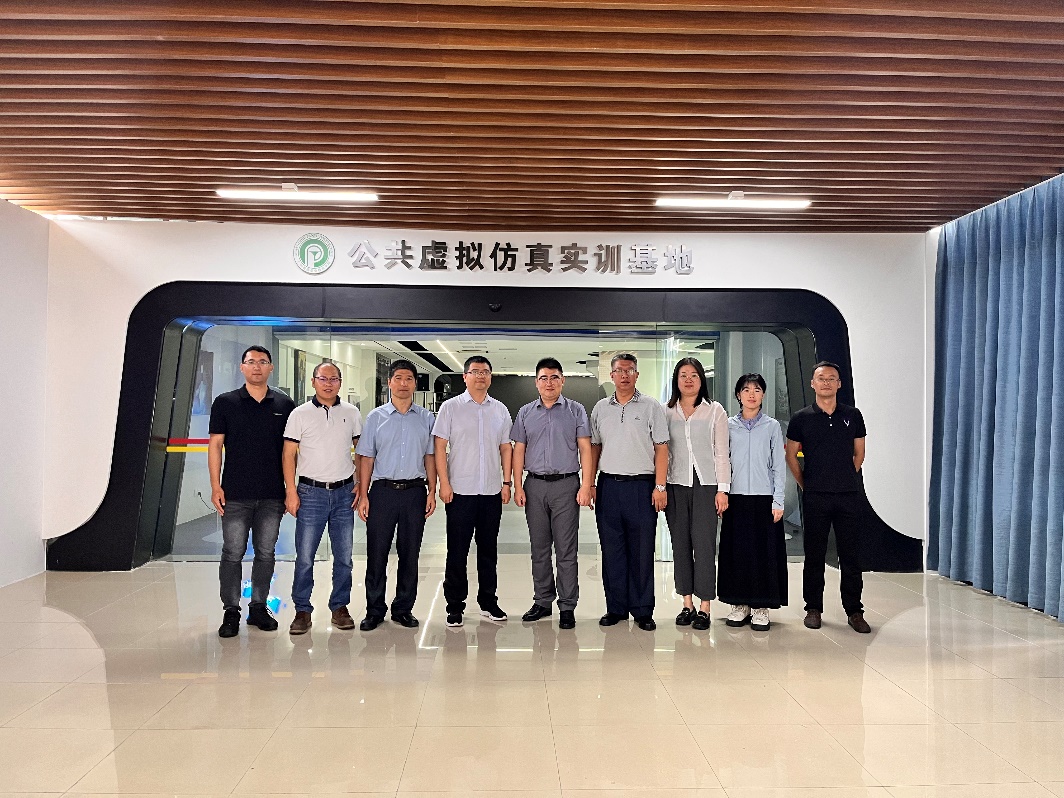 D:\大数据员工工作\20220510 网站管理\新闻稿汇总\20230524 参观番禺职业技术学院\合影留念.jpg
