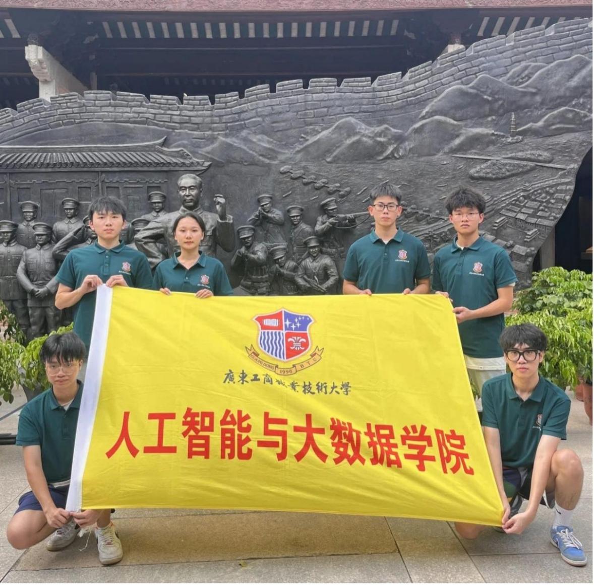 三下乡实践活动照片1jpg